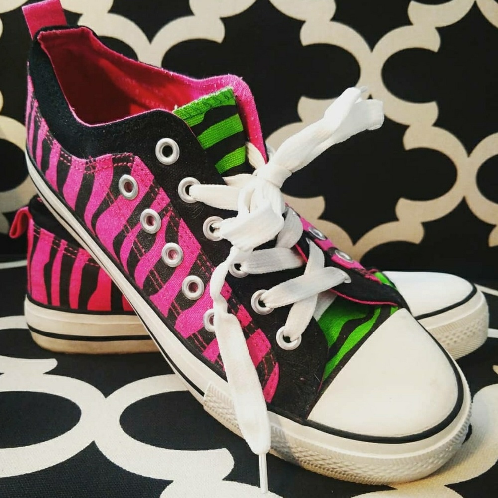 Twisted shoes